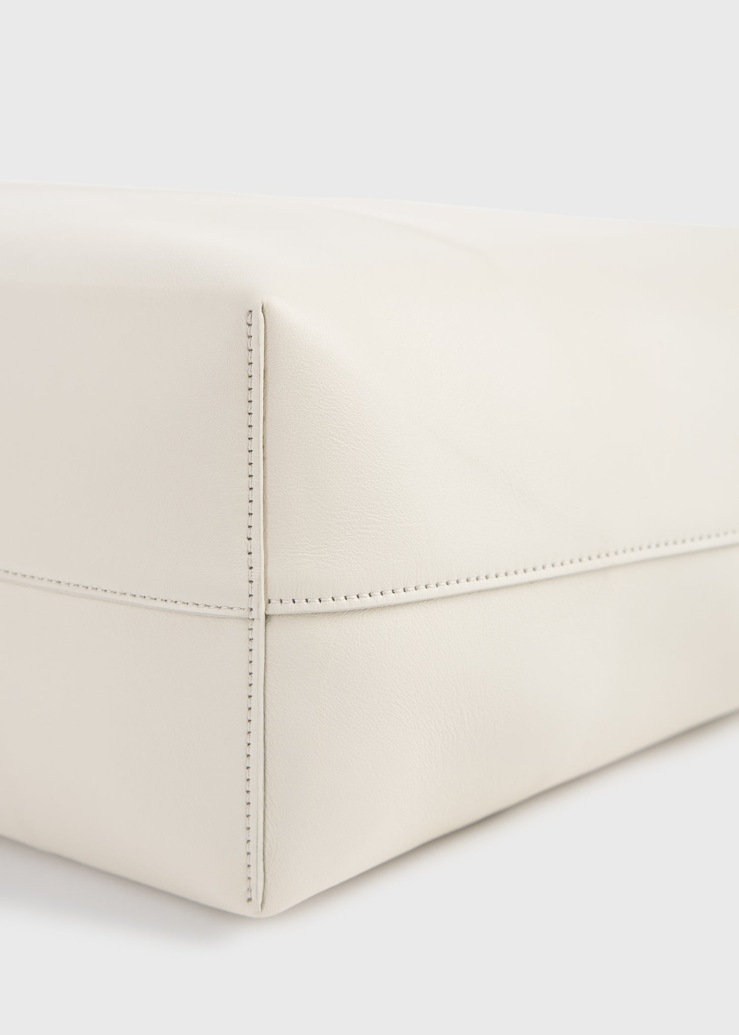 Roam leather tote stone - Preorder