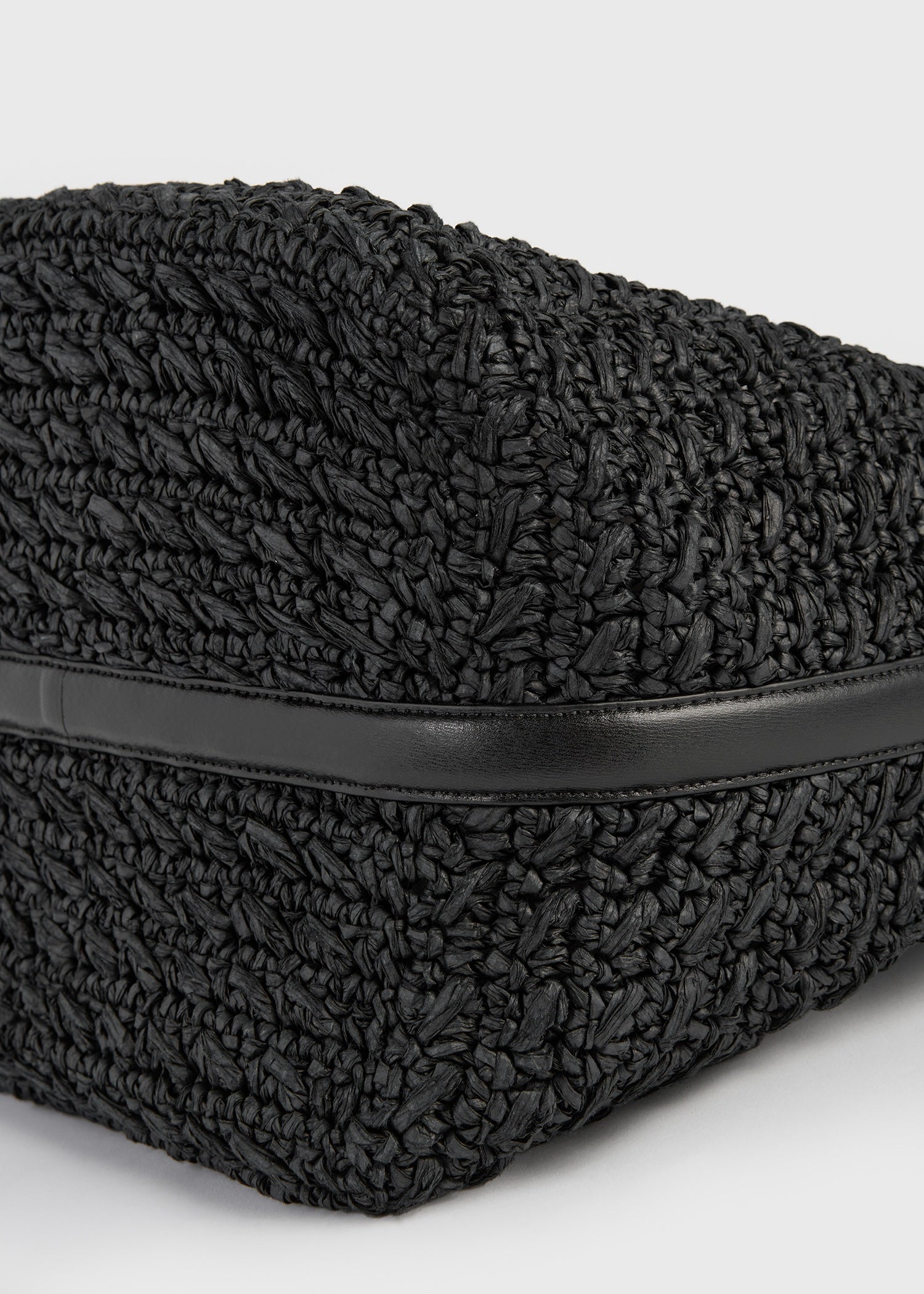 Belted paper raffia tote black – TOTEME