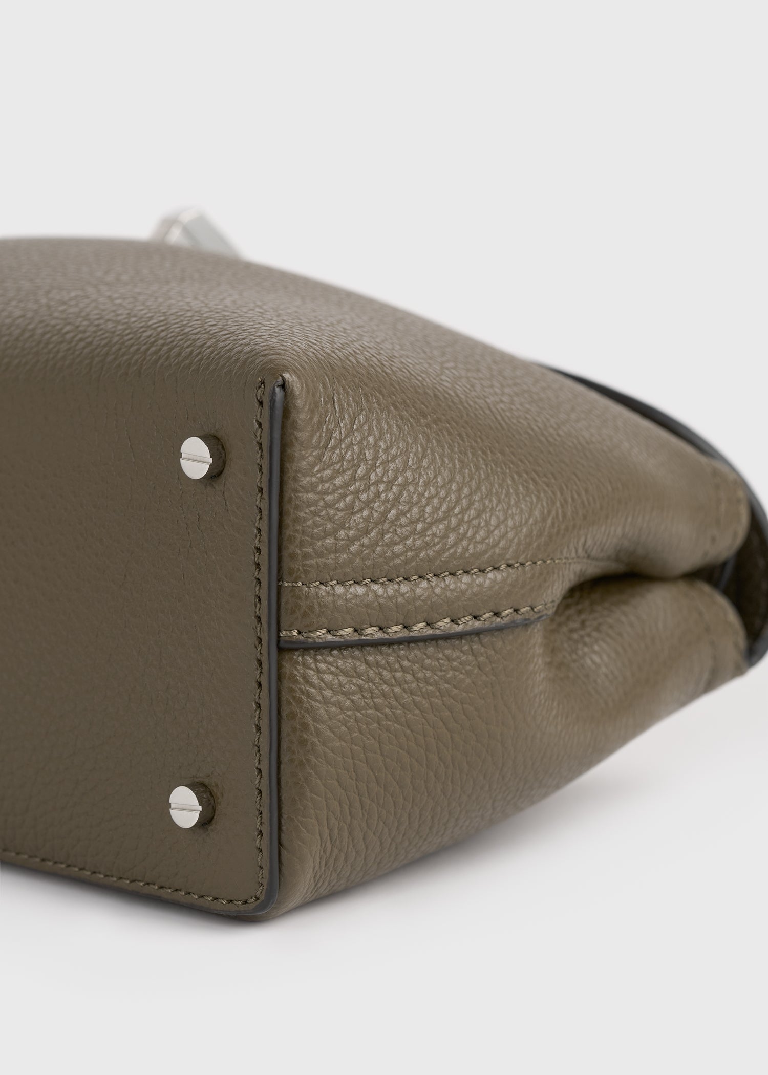 T-lock grained-leather clutch dark taupe – TOTEME