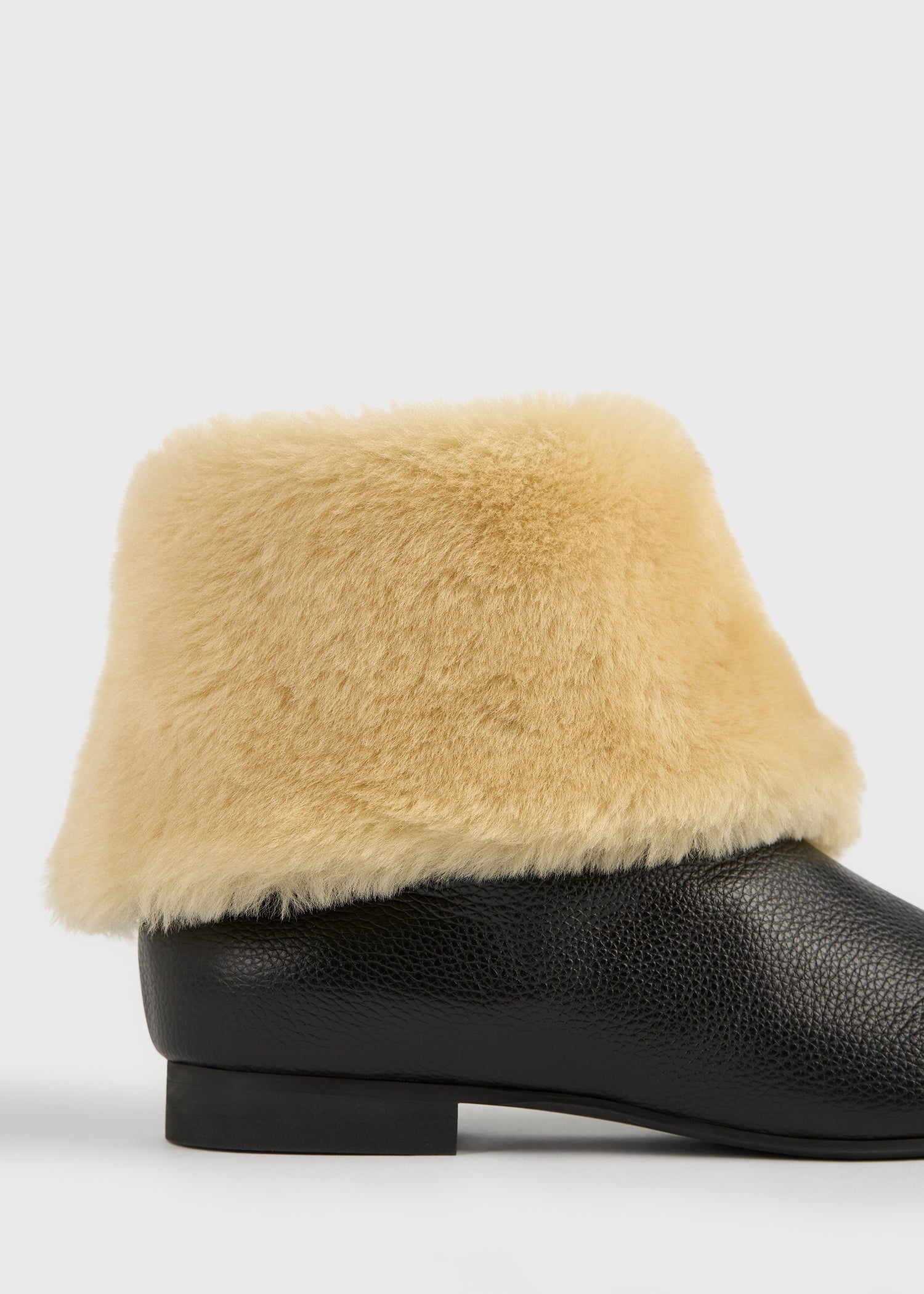 Downtown shearling boots black/beige