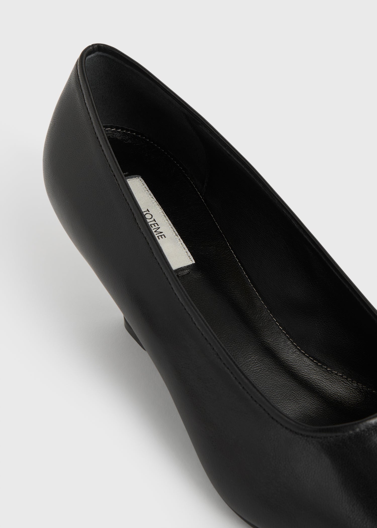 Sharp nappa wedge pumps black