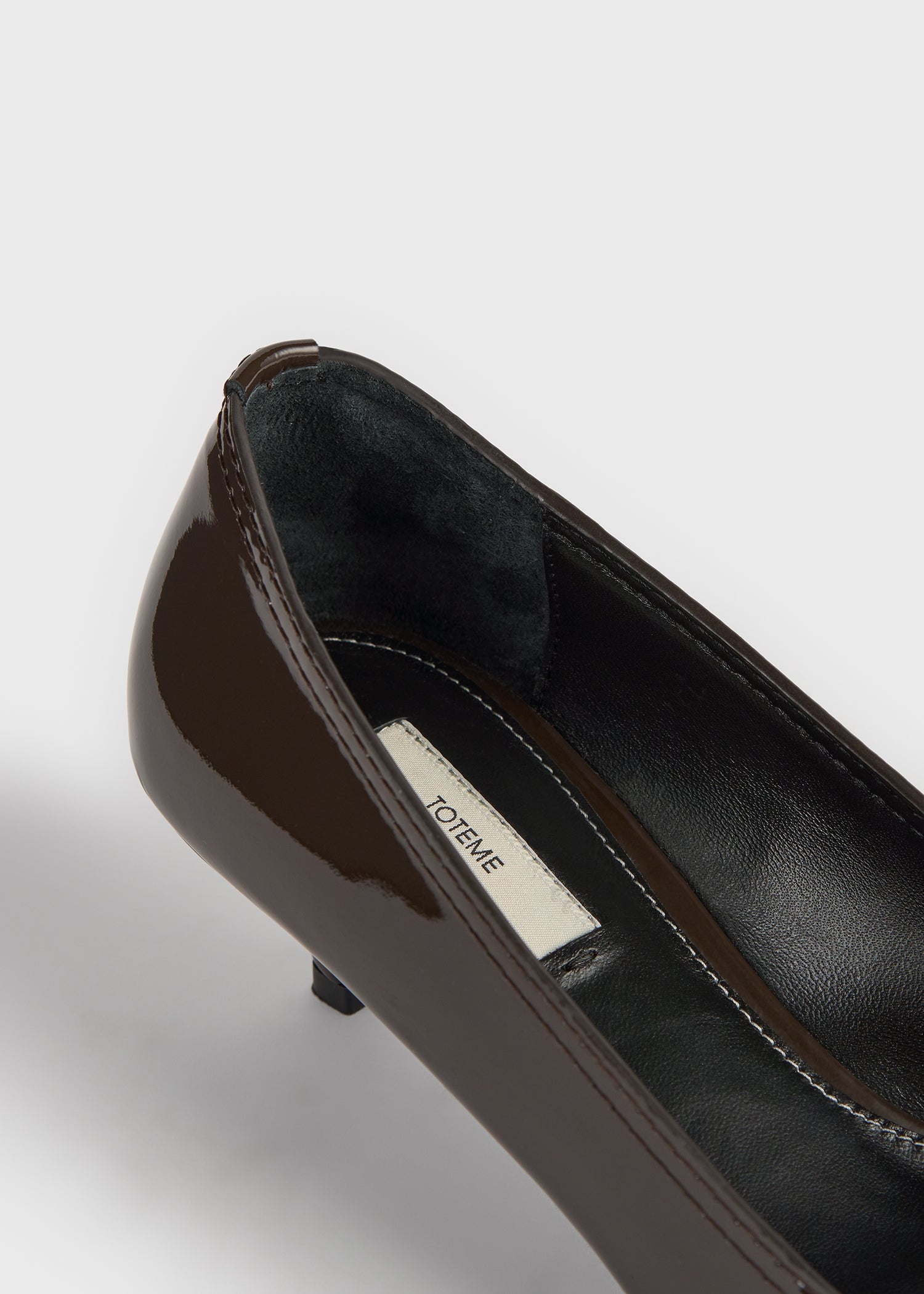 Patent loafer pumps brown