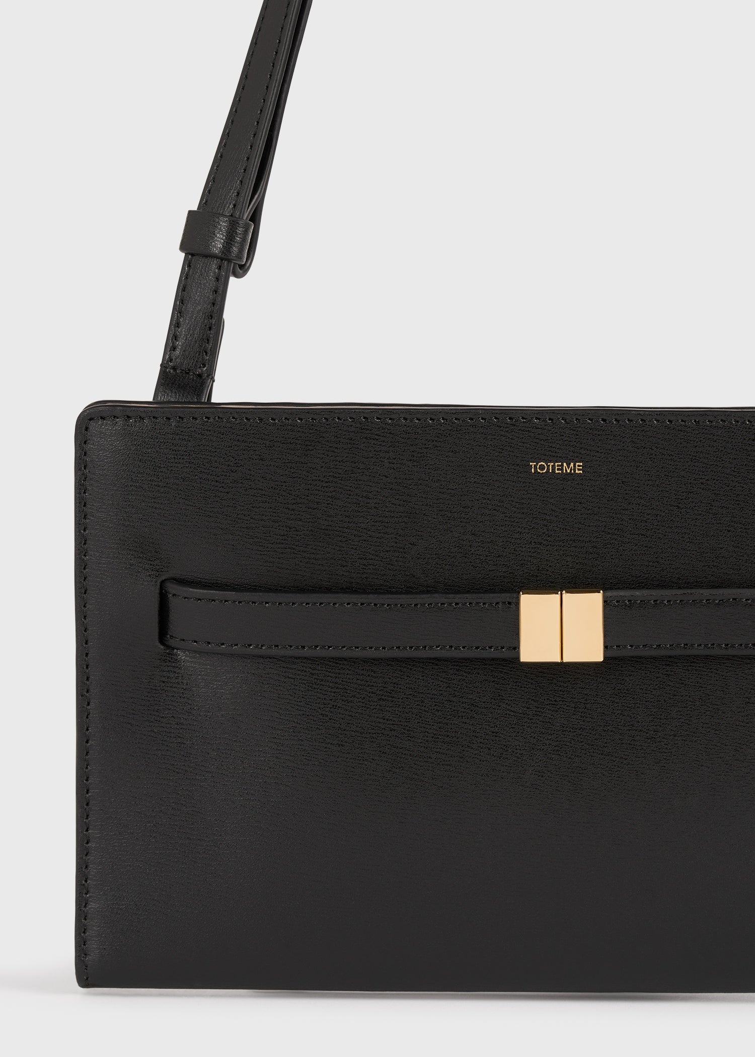 Belted leather crossbody black