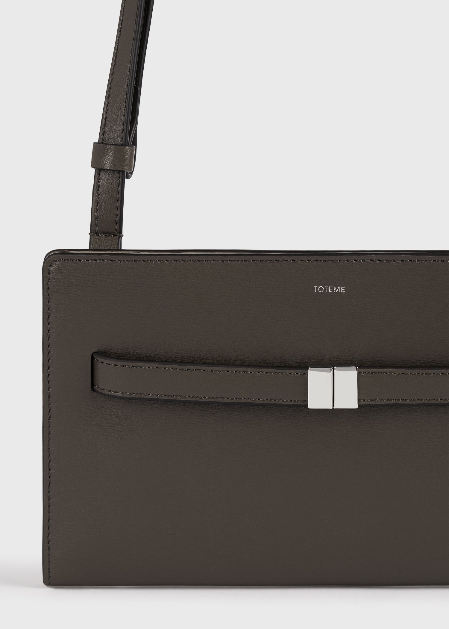 Belted leather crossbody bark