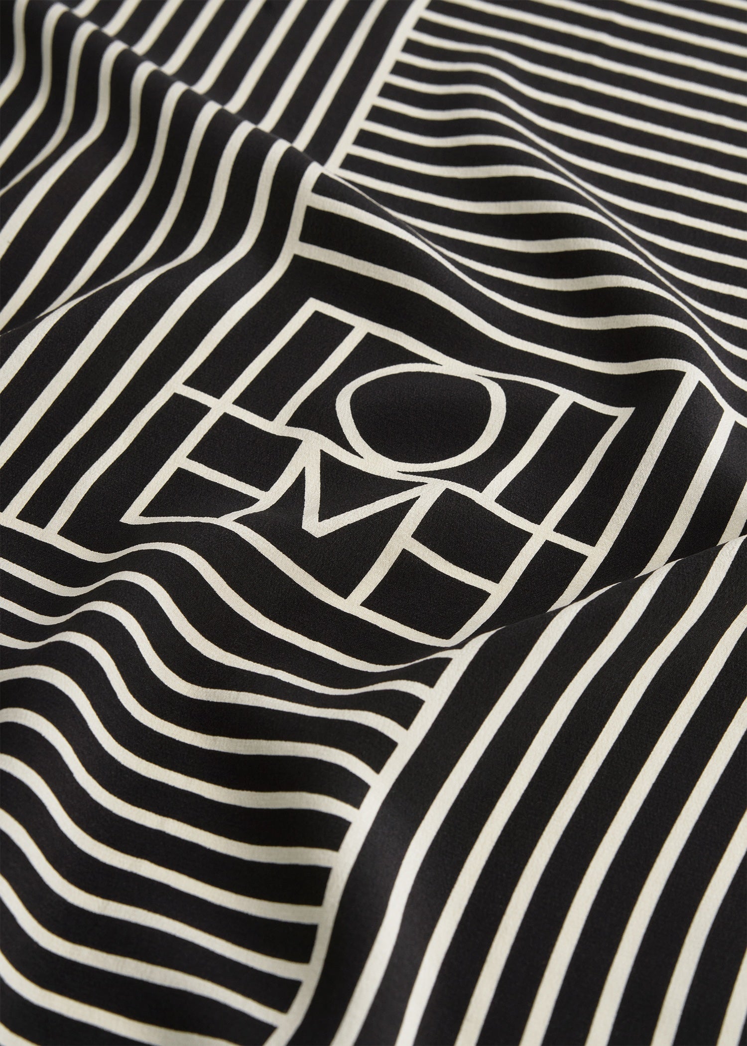 Beijing stripe silk scarf black