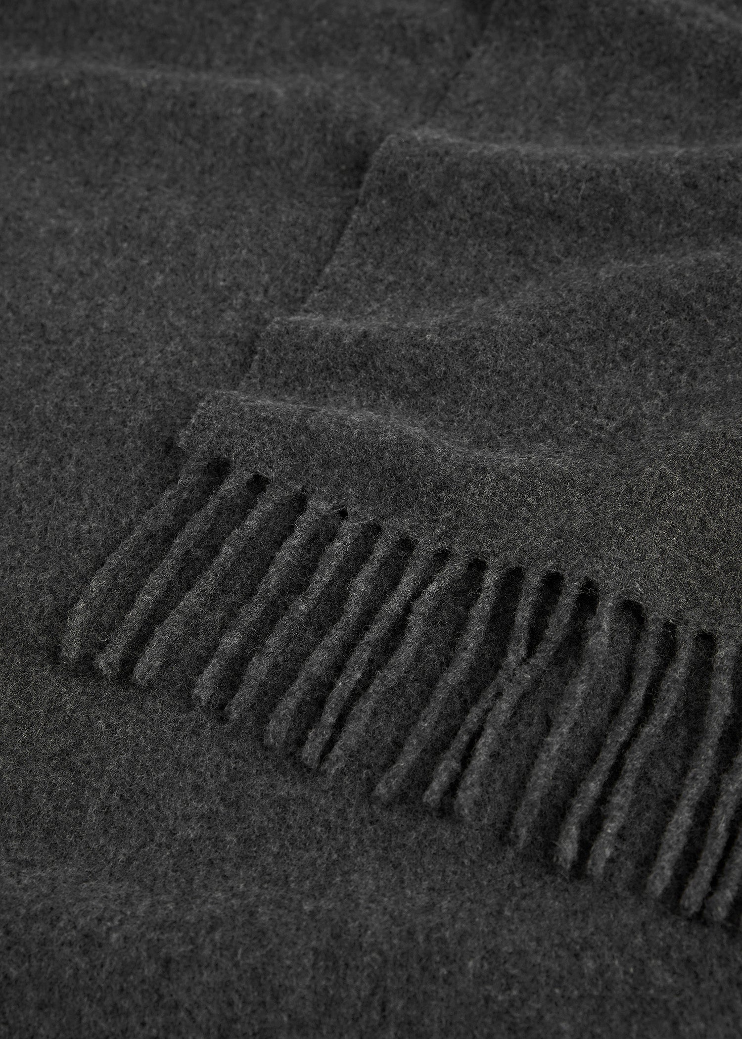 Classic wool scarf dark grey mélange