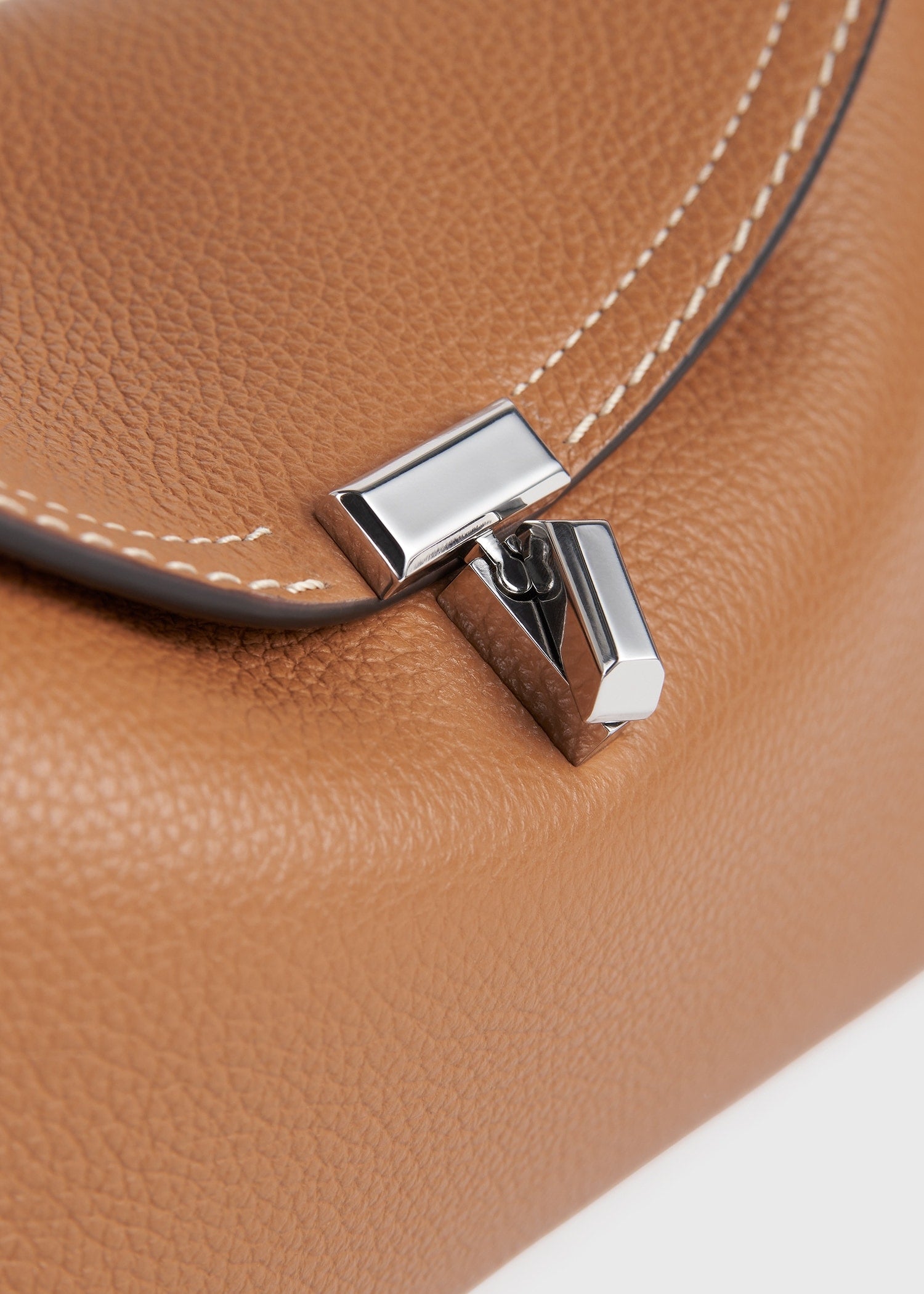 T-lock grained-leather clutch tan – TOTEME