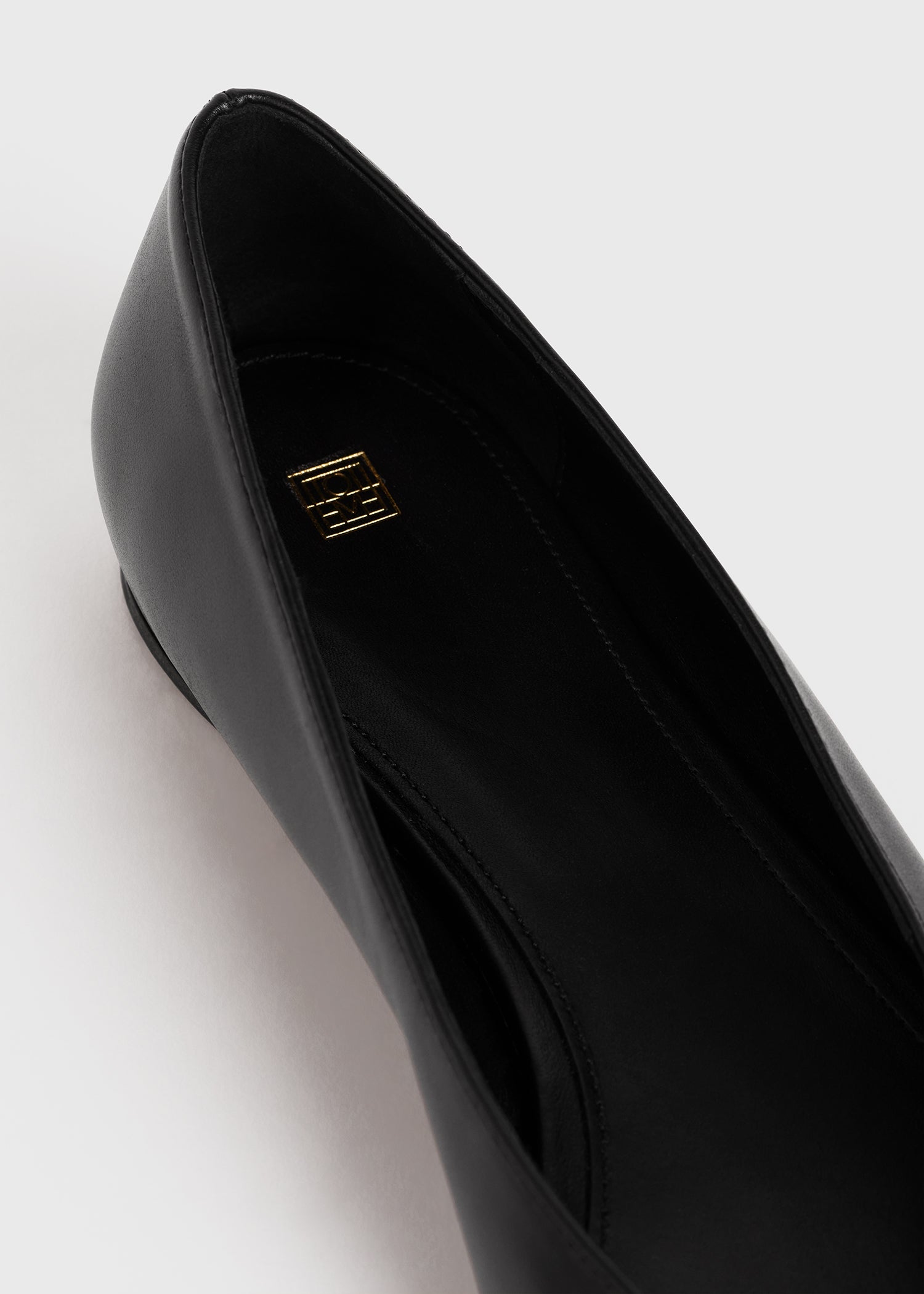 Leather asymmetric ballerinas black