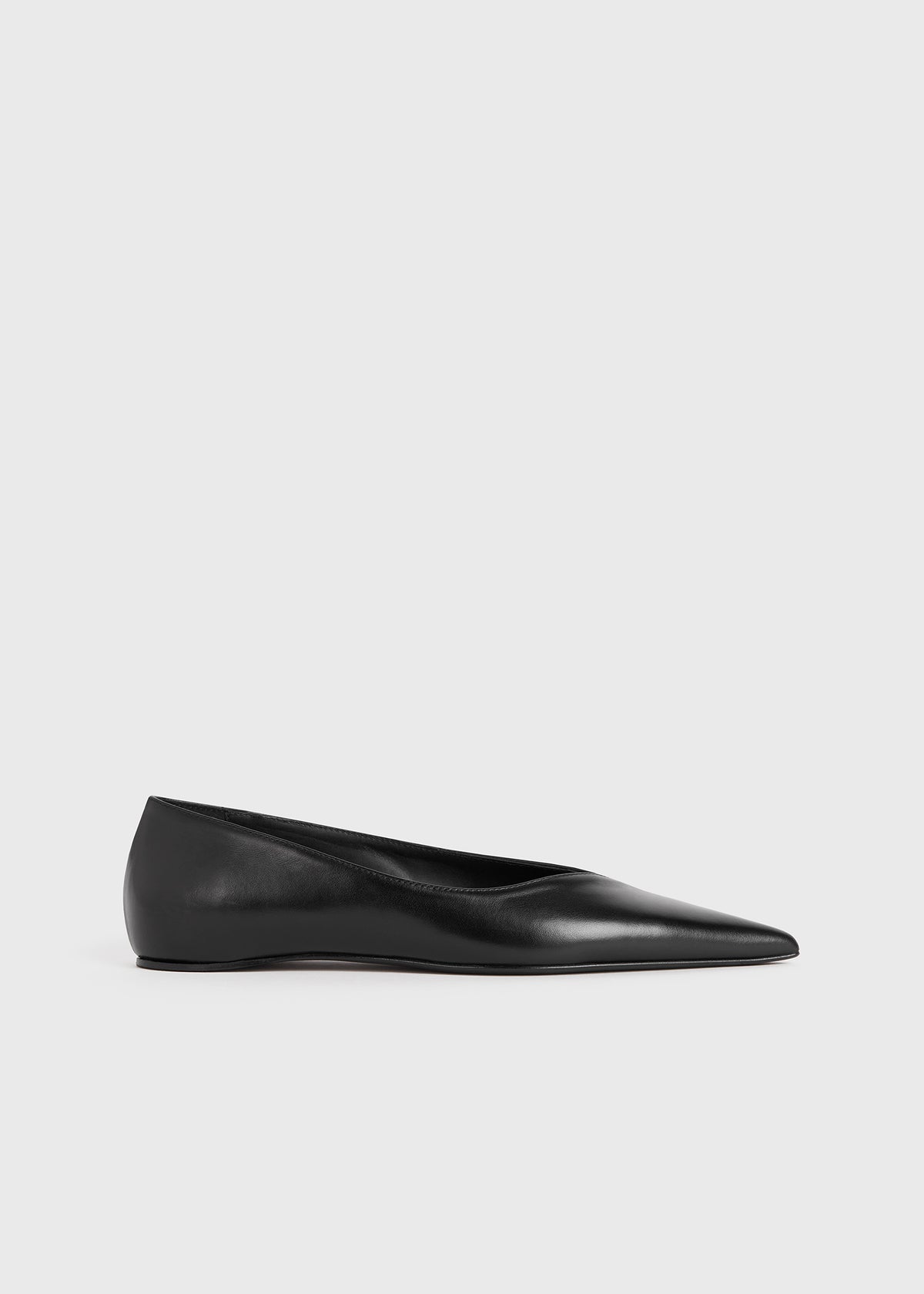 Leather asymmetric ballerinas