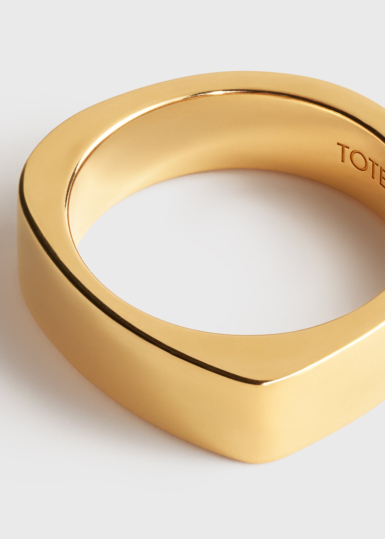 Signature ring gold