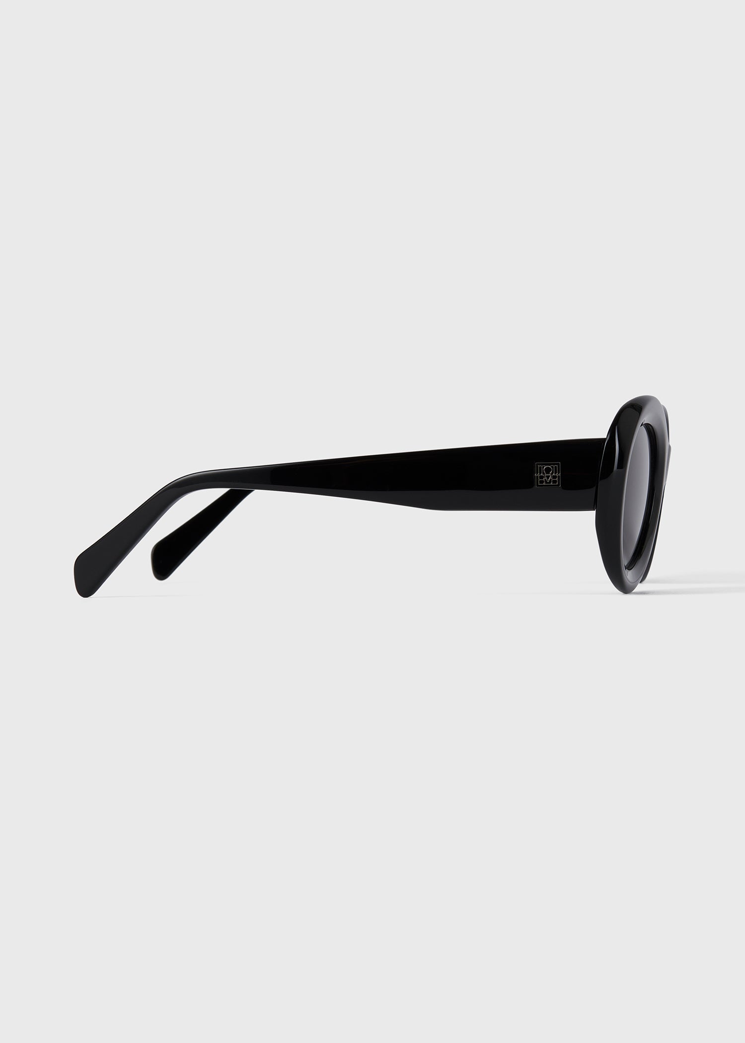 Oval sunglasses black