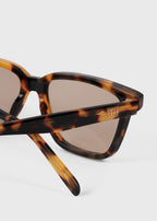 Square sunglasses tortoise