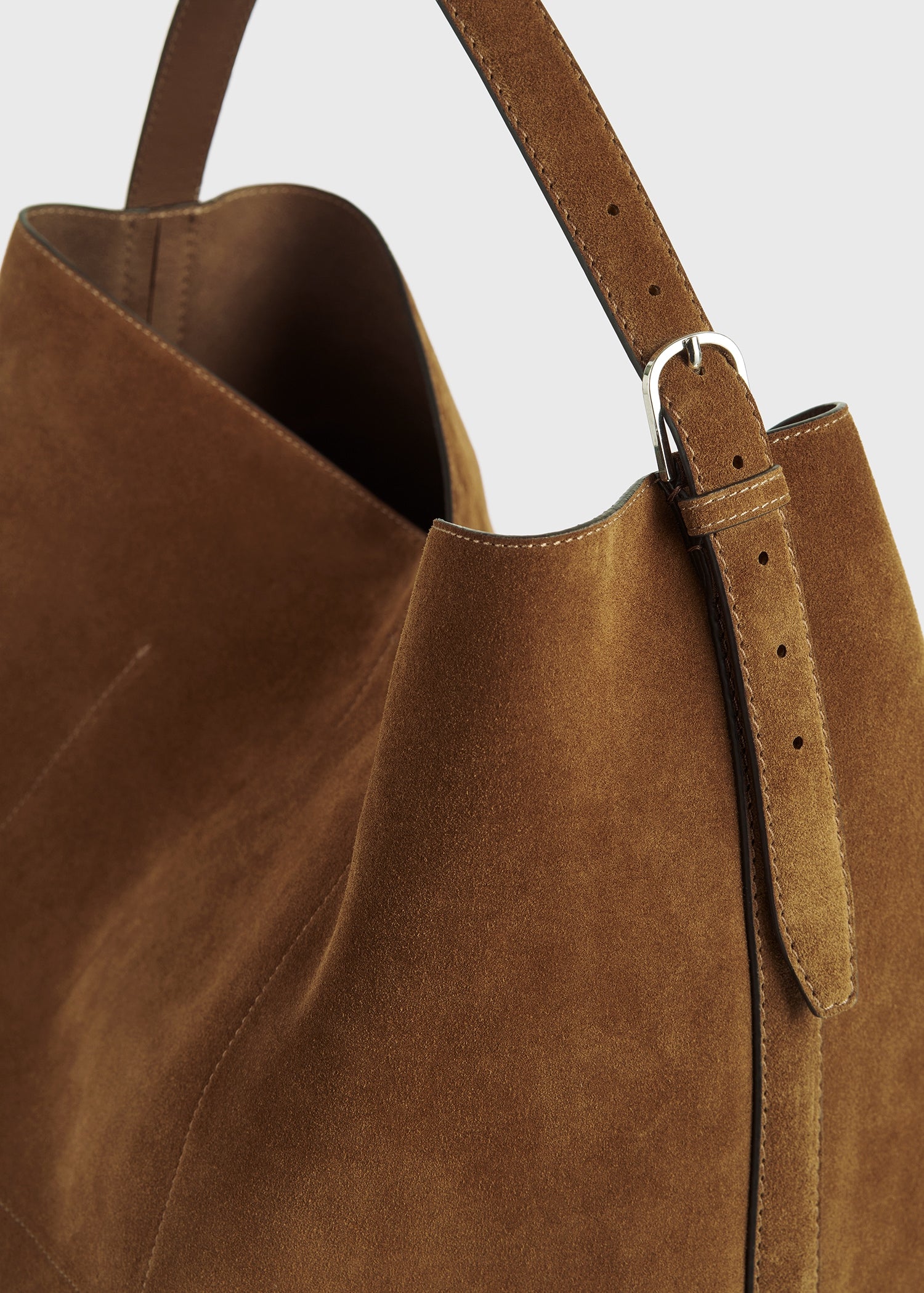 Belted suede tote tan – TOTEME