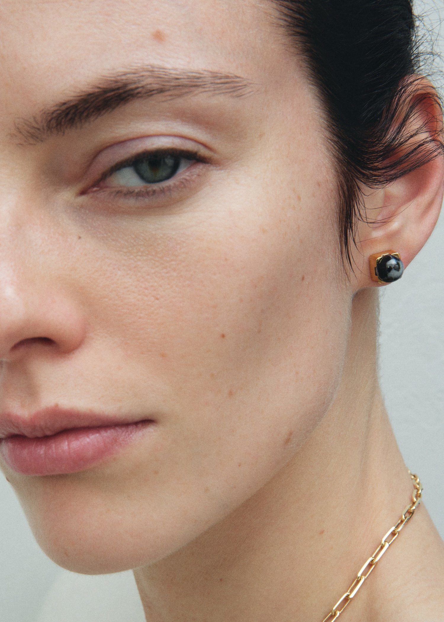 ###hover_image:jewelry,the-jewelry-collection