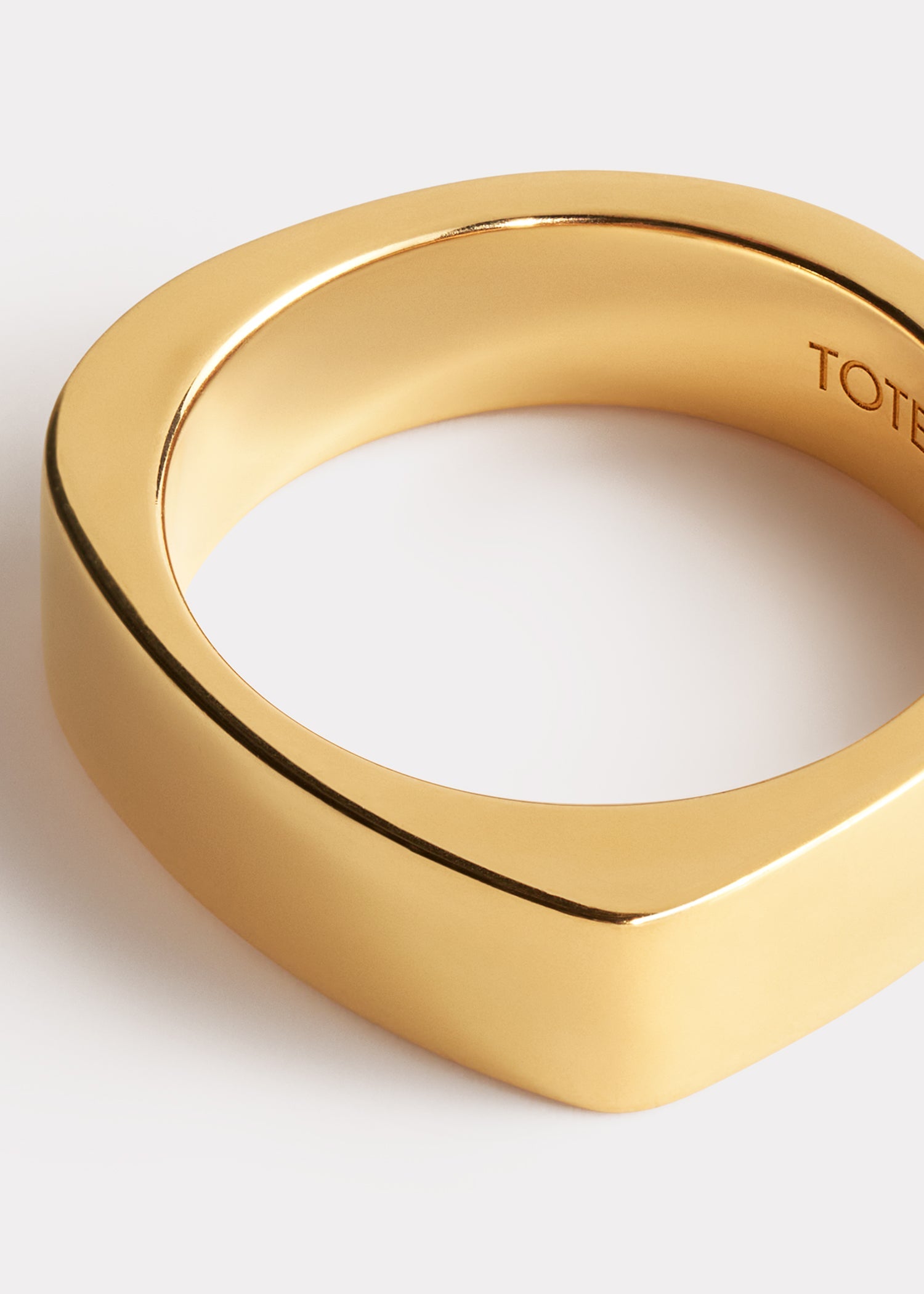 Signature ring gold