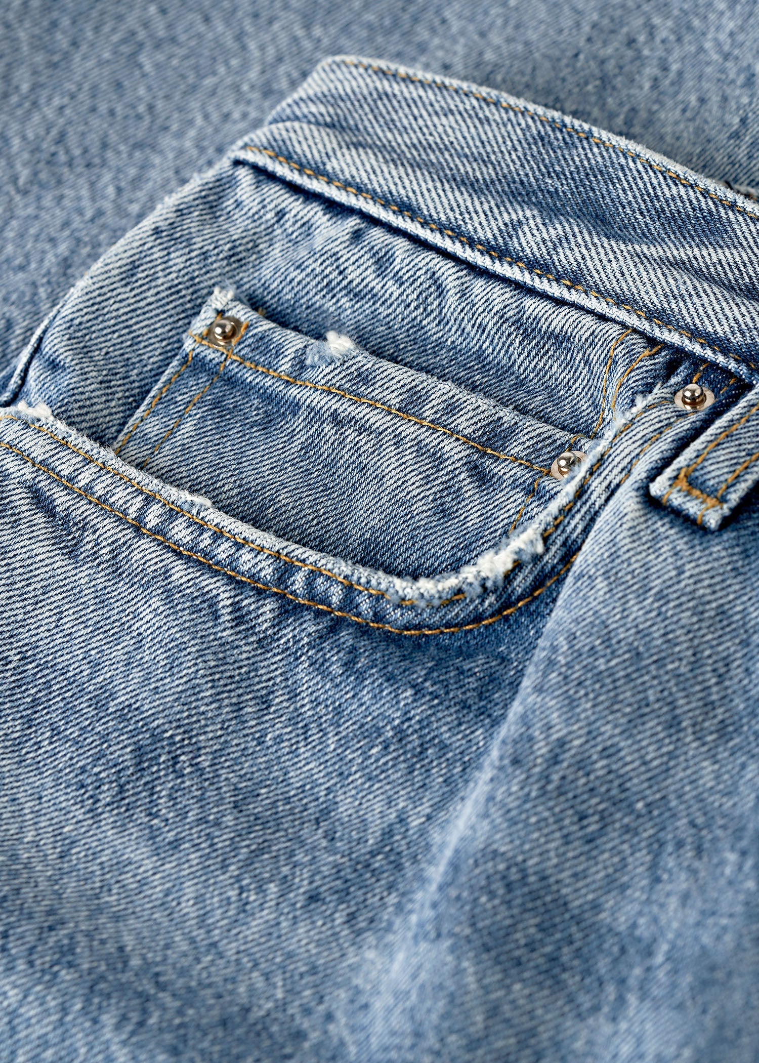 Classic cut denim worn blue – TOTEME